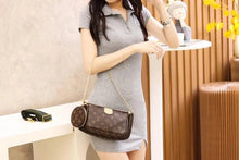 Shoulder Bags