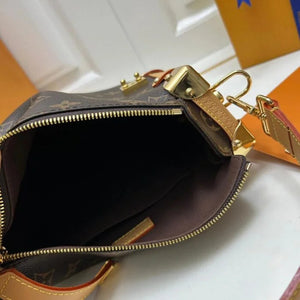 Shoulder Bags