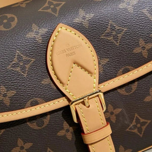 Shoulder Bags