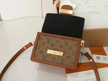 Shoulder Bags