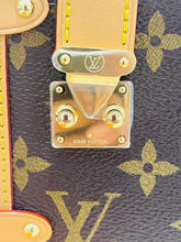 Shoulder Bags